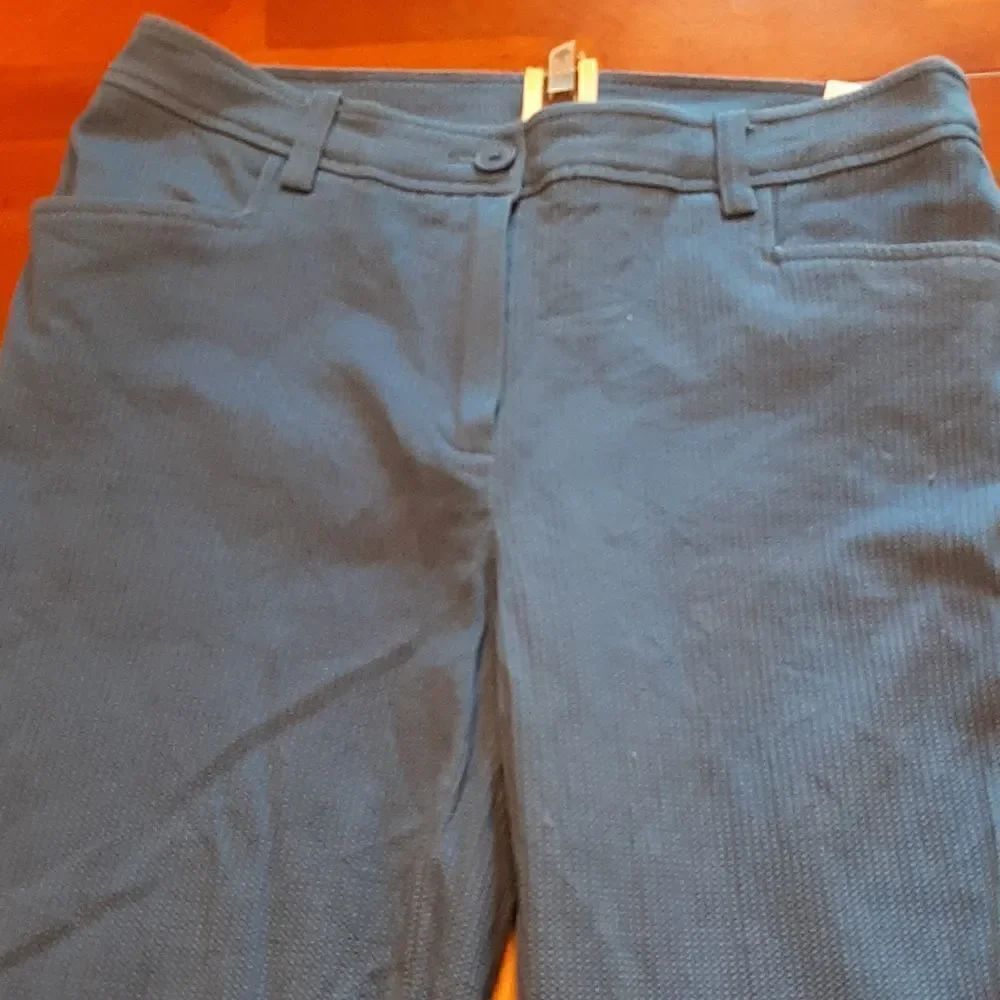 Anne Klein Blue Capris - Picture 3 of 8